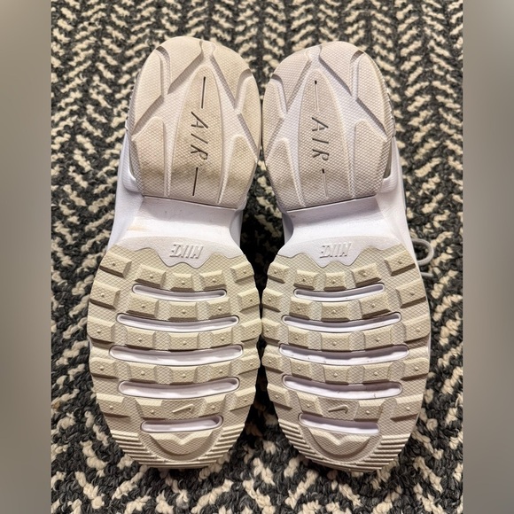 NIKE Air Max Graviton Sneaker in White and Valerian Blue Size 8 - Picture 8 of 10